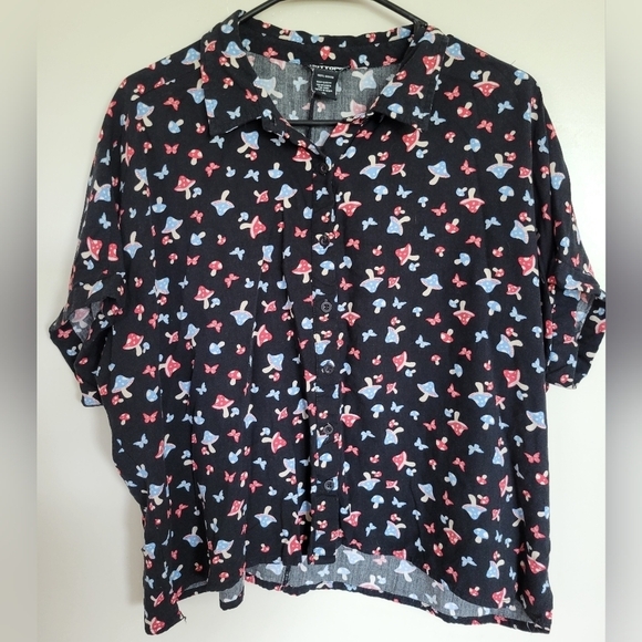 Hot Topic Mushroom Butterfly Woven Button-Up Top Size XL - Picture 3 of 6